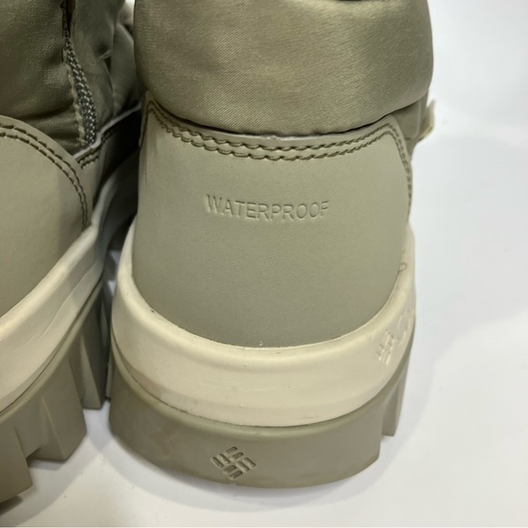Columbia snow trot mid snow boots insulated puffer boots size 10 - Picture 6 of 8